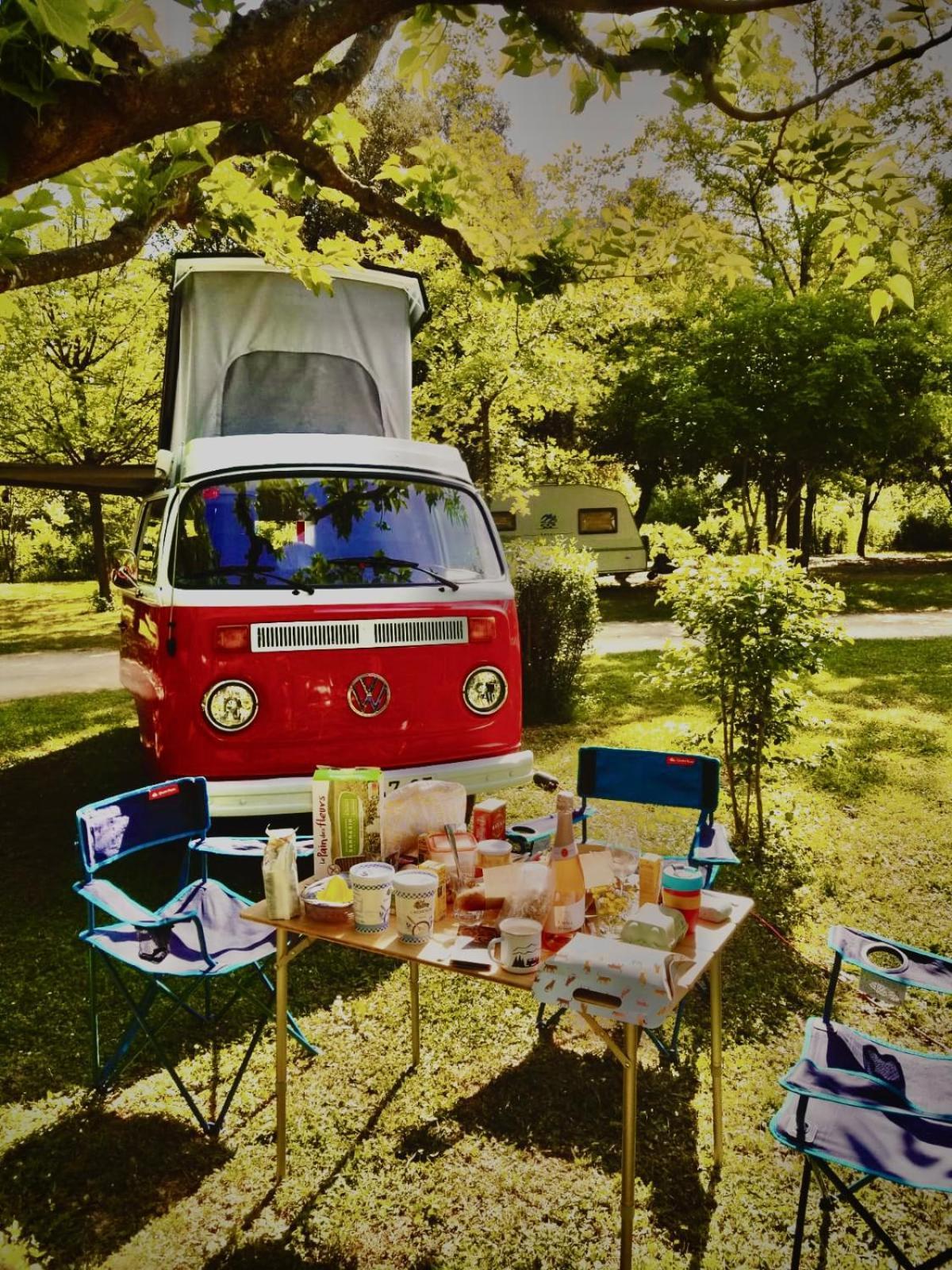 Retro Vw Kombi T2 Campervan L'Hospitalet de Llobregat Exterior photo